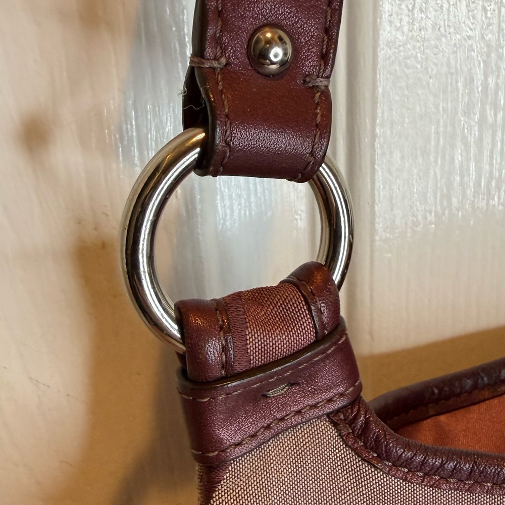 COACH PENELOPE OPTIC SIGNATURE HIPPIE CROSSBODY BAG F17479 - Picture 12 of 16